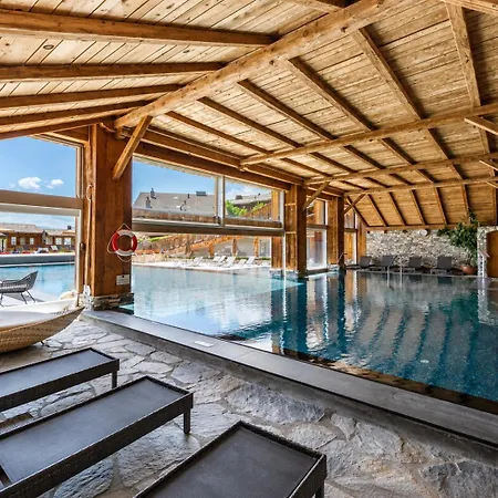 With A Swimming Pool In * كرانز مونتانا
